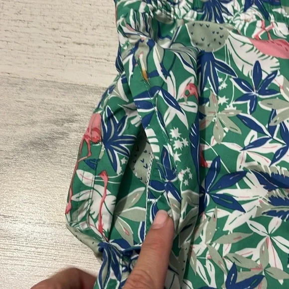 Izod Flamingo Swim Trunks Size Large NWT - Picture 4 of 11